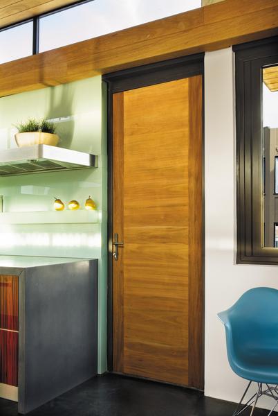 Jeld-Wen-contemporary-wood-interior-door.800x600f